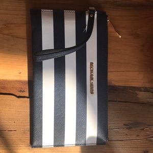 Michael Kors Travel Wristlet